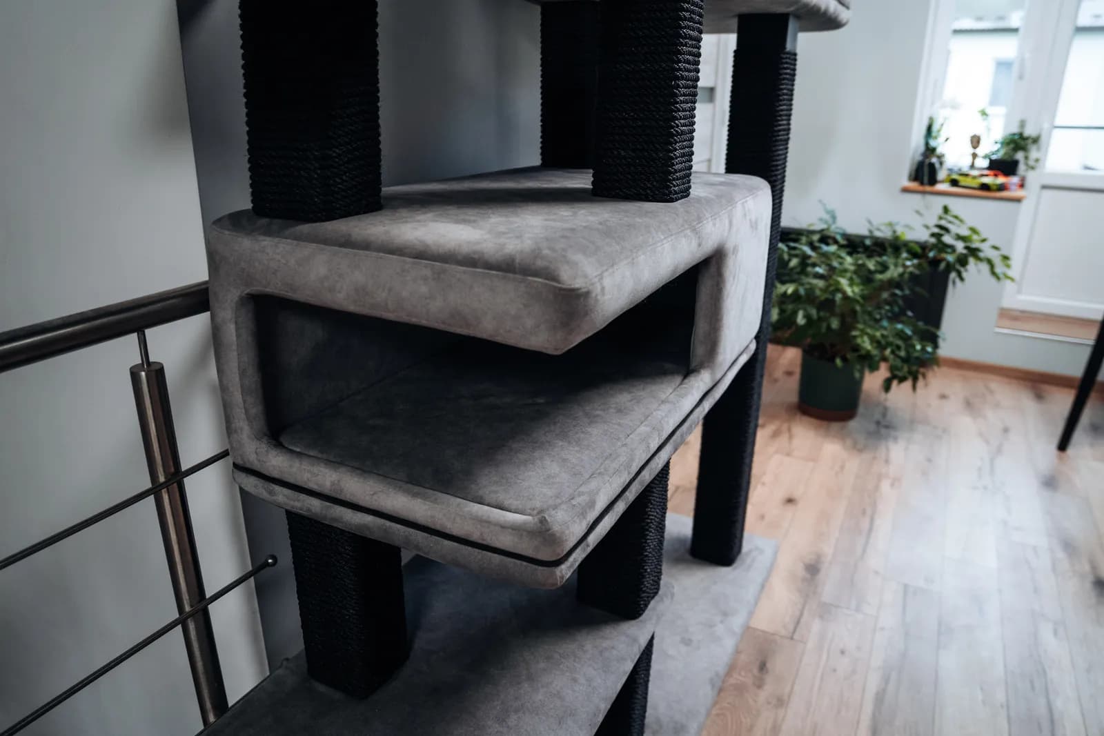 ATLAS Prime – modularer Kratzbaum für große Katzen, Ansicht 3